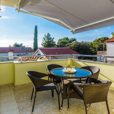 Apartman Mladenka Sukošan Exteriér fotografie
