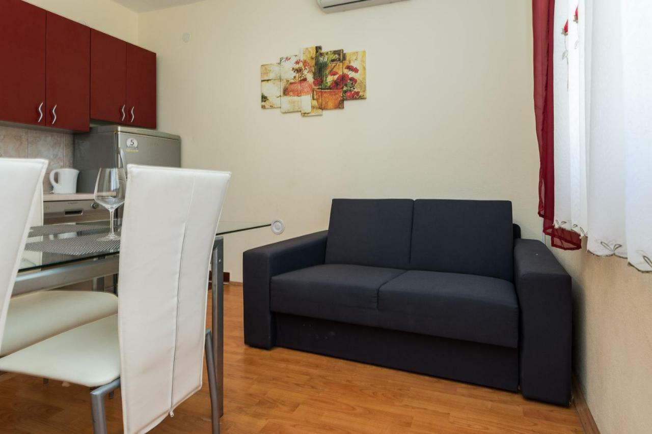 Apartman Mladenka Sukošan Exteriér fotografie